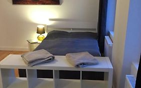 Modernes Apartment Am Viktoria Luise Platz